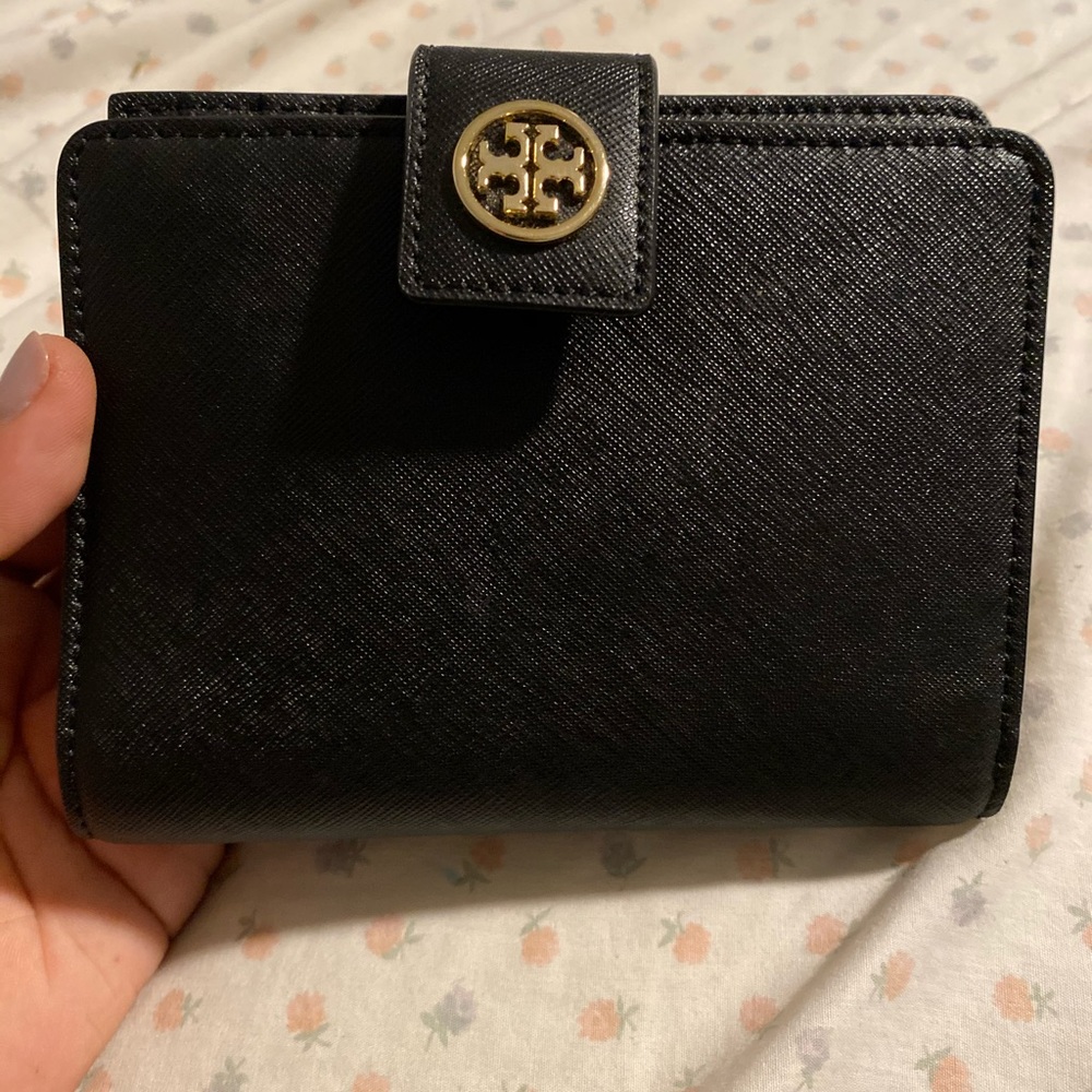Tory Burch wallet